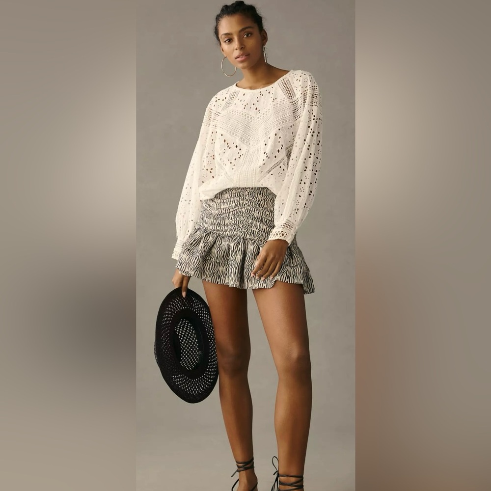 By Anthropologie Lace
Cutwork Long-Sleeve Blouse E00115